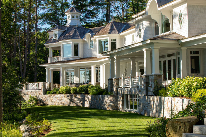back-terrace-wall-plantings-lawn