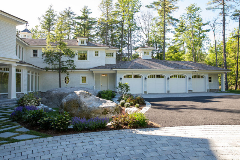garage-paver-circle-driveway