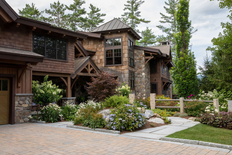 paver-driveway-entrance-gardens